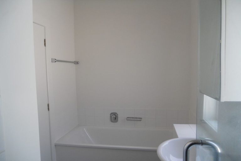 Photo of property in 128 Calliope Road, Stanley Point, Auckland, 0624