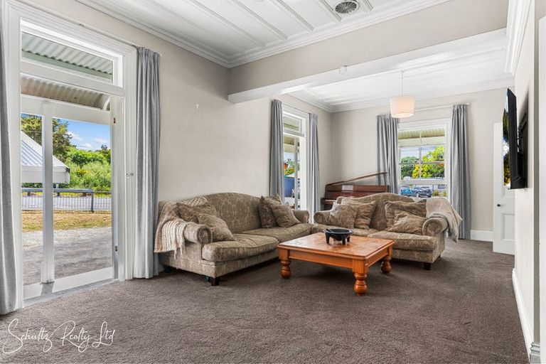 Photo of property in 17 Franklin Road, Paparoa, 0571