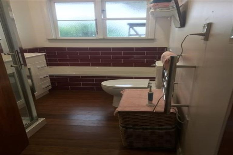 Photo of property in 45 Pekanga Road, Normandale, Lower Hutt, 5010