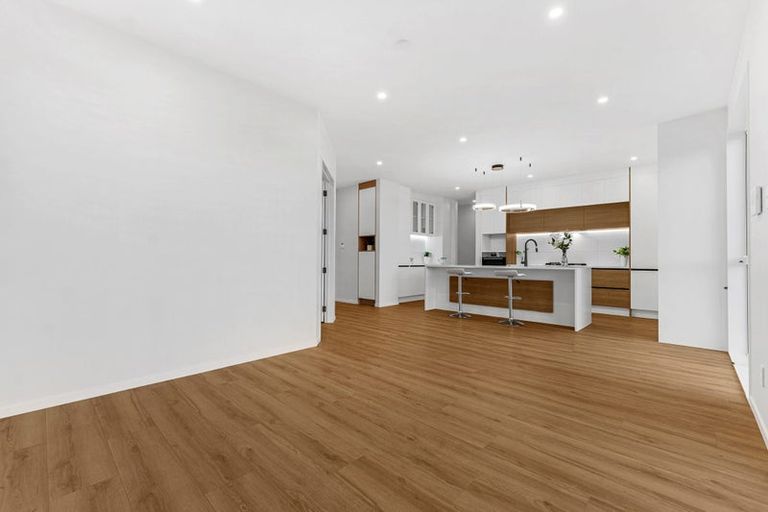 Photo of property in 15 Paihere Street, Huapai, Kumeu, 0810