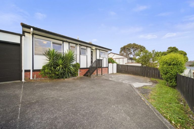 Photo of property in 2/5 Cheam Place, Pakuranga Heights, Auckland, 2010