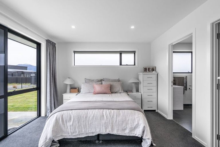 Photo of property in 14 Ralph Moir Drive, Te Anau, 9679