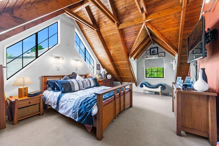 Photo of property in 20 Fitzherbert Avenue, West Harbour, Auckland, 0618