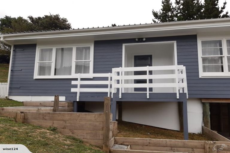 Photo of property in 39 Cardiff Crescent, Cannons Creek, Porirua, 5024