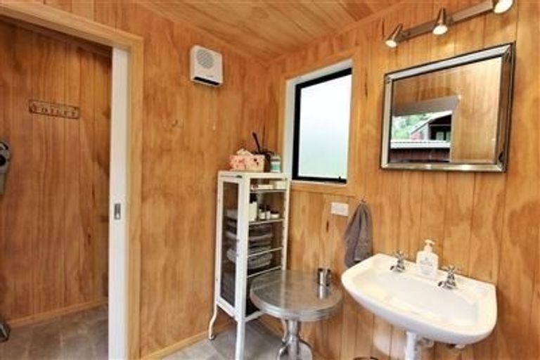 Photo of property in 402 Karaka Road, Thames, 3500