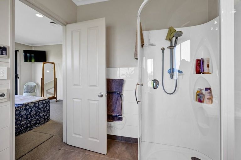 Photo of property in 274 Richmond Road, Lepperton, New Plymouth, 4373