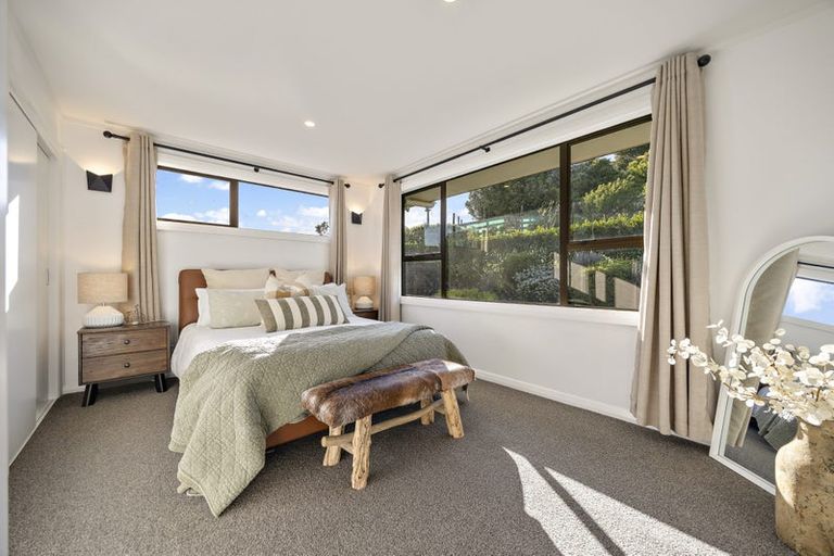Photo of property in 44b Crosland Road, South Head, 0874