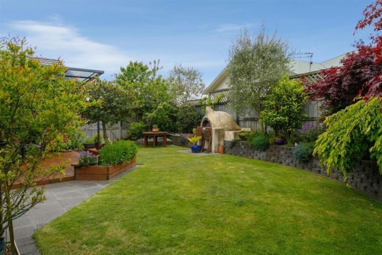 Photo of property in 35 Acacia Bay Road, Nukuhau, Taupo, 3330