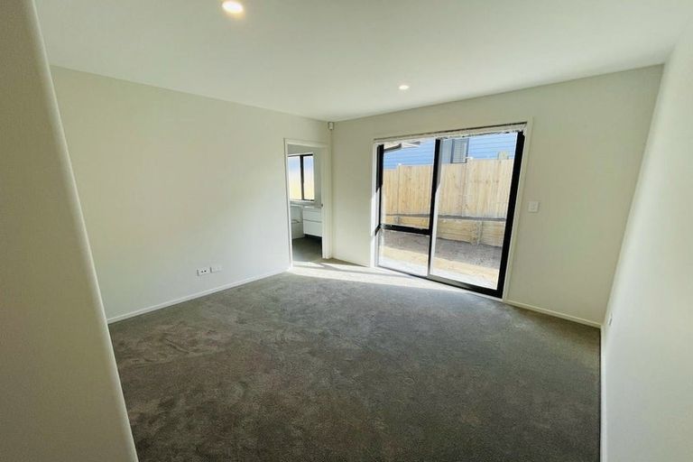 Photo of property in 31 Siren Street, Wainui, 0932