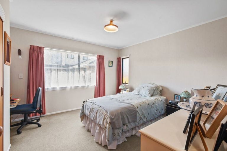 Photo of property in 2/1 Nelson Street, Papakura, 2110