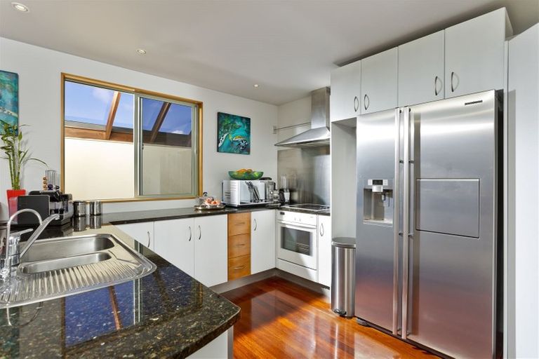 Photo of property in 2/14 Hastings Road, Mairangi Bay, Auckland, 0630