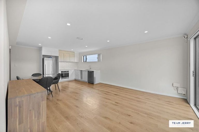 Photo of property in 27 Sun Orchid Avenue, Wiri, Auckland, 2104