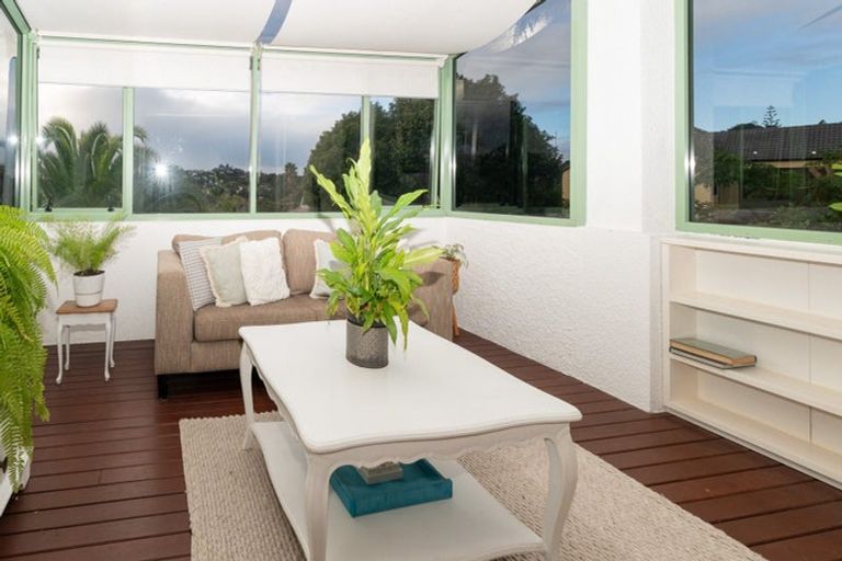 Photo of property in 12 Shannon Place, Torbay, Auckland, 0630