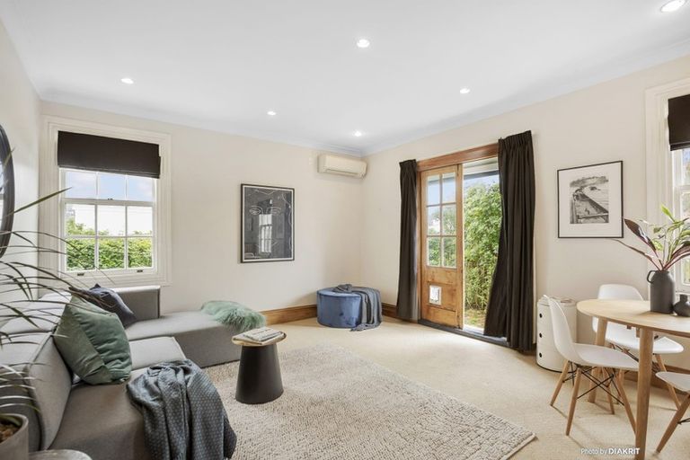 Photo of property in 15 Herald Terrace, Berhampore, Wellington, 6023