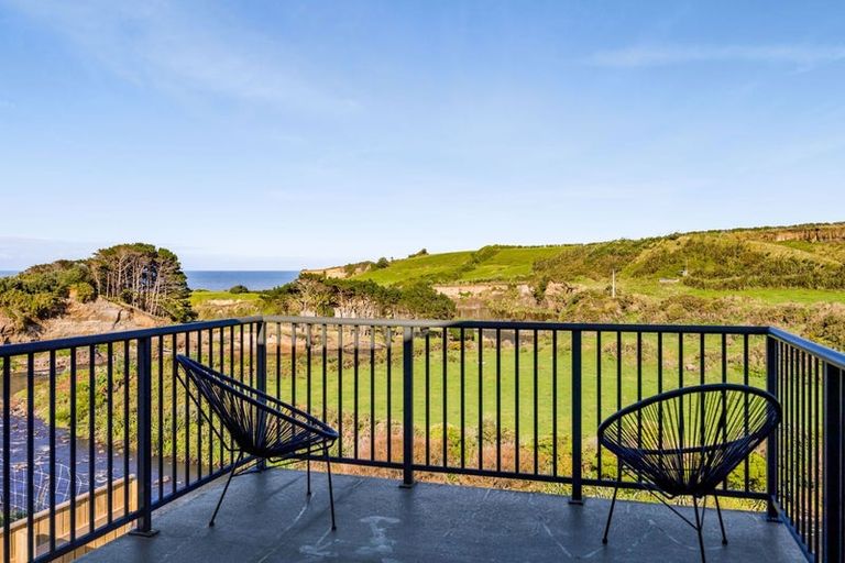 Photo of property in 48 Kawei Road, Ohawe, Hawera, 4671