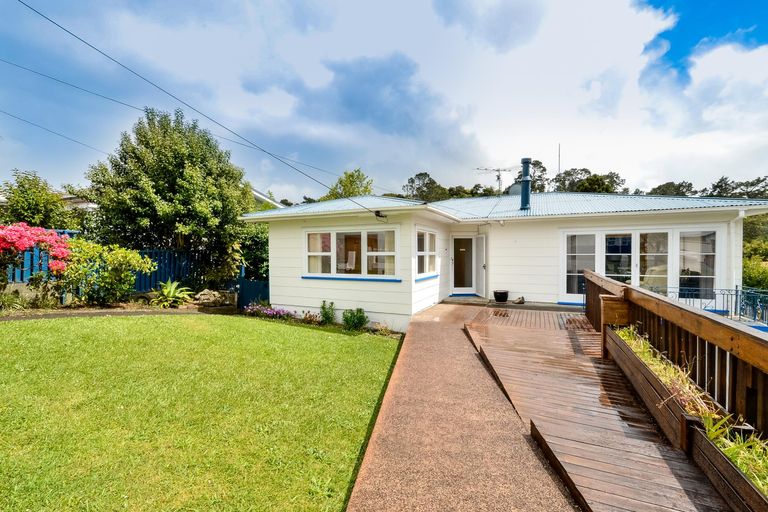 Photo of property in 38 Woodside Road, Massey, Auckland, 0614