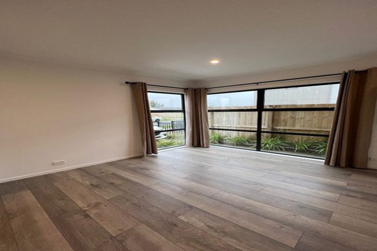 Photo of property in 15c Ventura Street, Mangere, Auckland, 2022