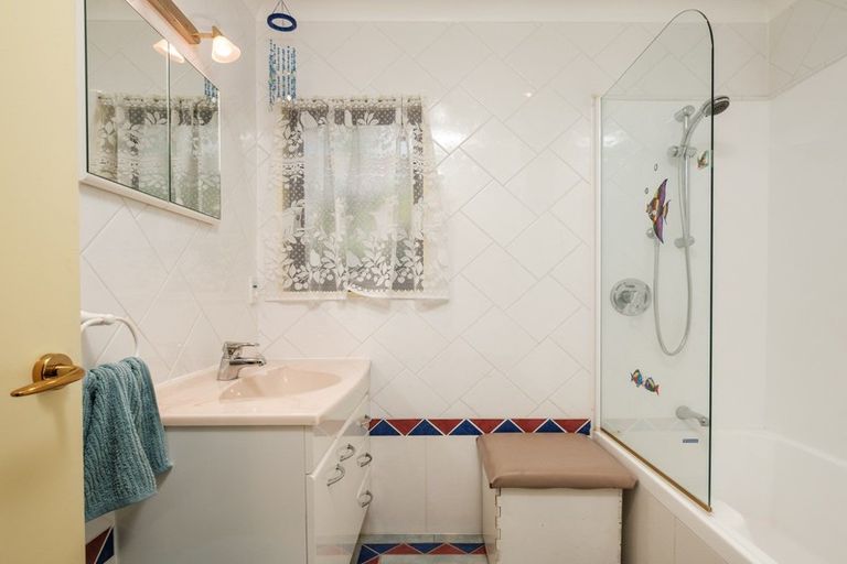 Photo of property in 5 Coulston Place, Riverdale, Gisborne, 4010