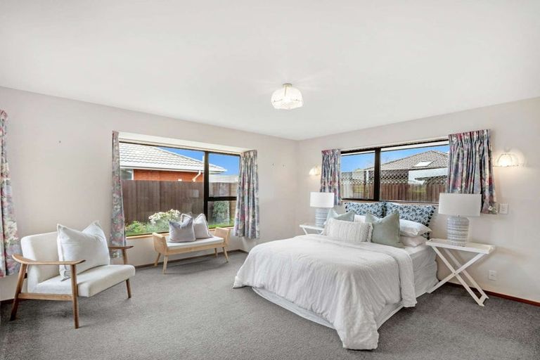 Photo of property in 10 Innisfree Place, Northwood, Christchurch, 8051