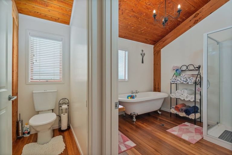 Photo of property in 5 Golf Road, Whitianga, 3591