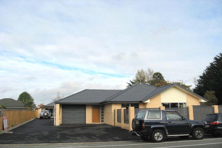 Photo of property in 2/49 Sawyers Arms Road, Northcote, Christchurch, 8052