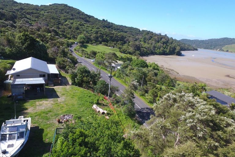 Photo of property in 675 Te Waitere Road, Taharoa, 3988