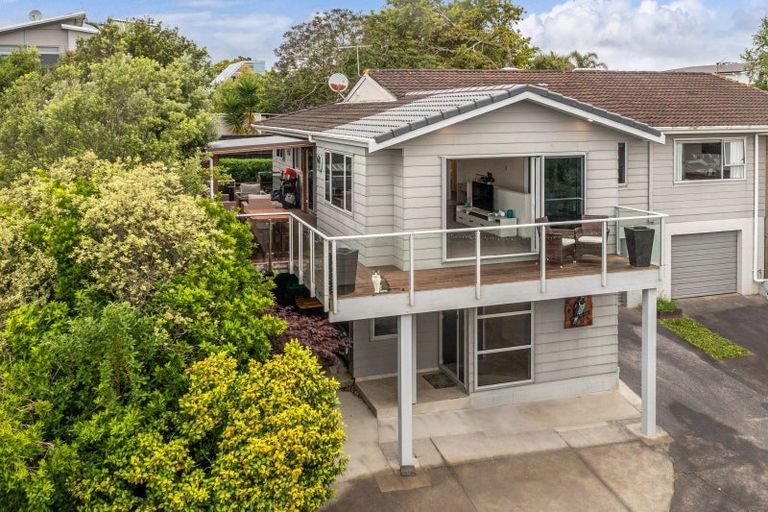 Photo of property in 1/7 Clunie Place, Highland Park, Auckland, 2010