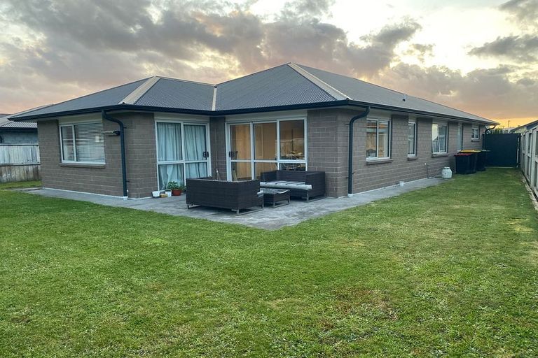 Photo of property in 41 Kahuparere Crescent, Pyes Pa, Tauranga, 3112