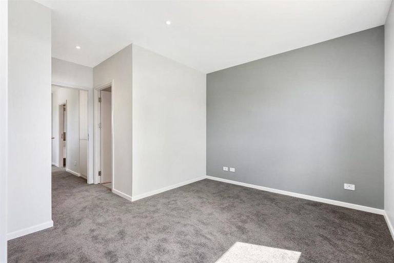 Photo of property in 38 Farranfore Road, Opaheke, 2113