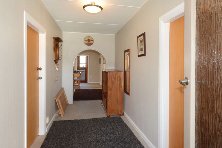 Photo of property in 115 Macandrew Road, South Dunedin, Dunedin, 9012