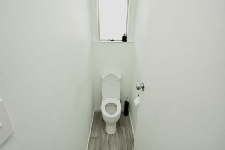 Photo of property in 34 Acacia Street, Kelvin Grove, Palmerston North, 4414