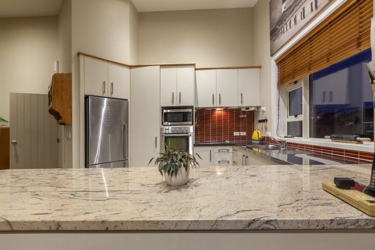 Photo of property in 3 Golf Road, Paraparaumu Beach, Paraparaumu, 5032