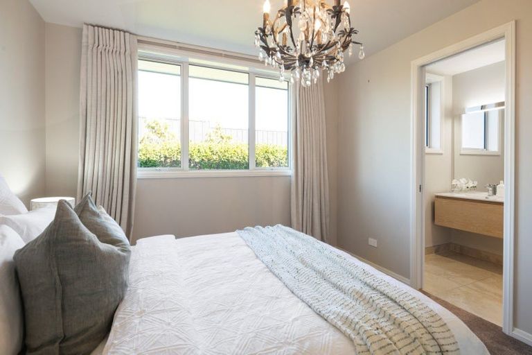 Photo of property in 129 Saint Kilda Road, Cambridge, 3434