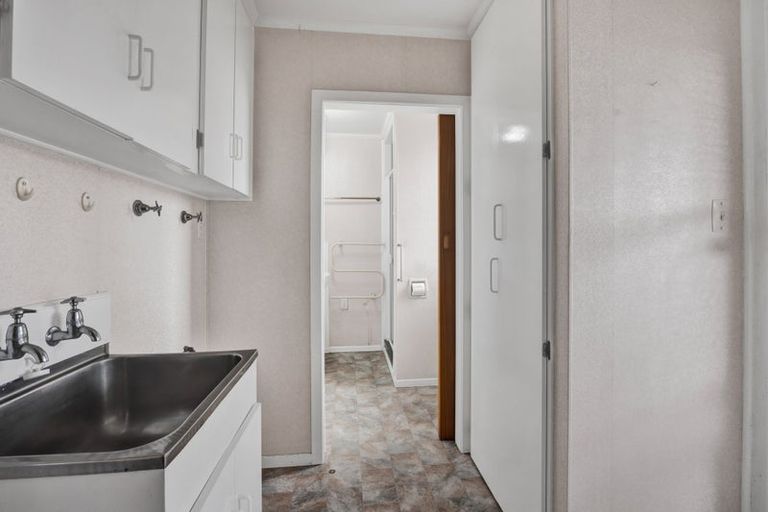 Photo of property in 69 Dixon Avenue, Hawera, 4610