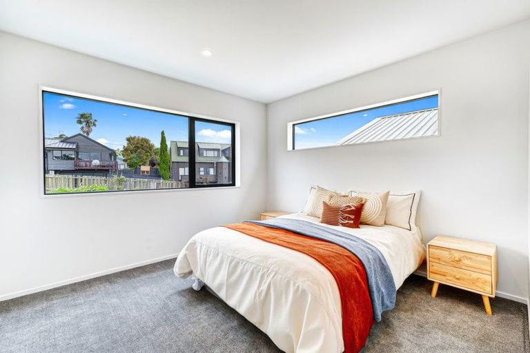 Photo of property in 2 Tiri View Place, Waiake, Auckland, 0630