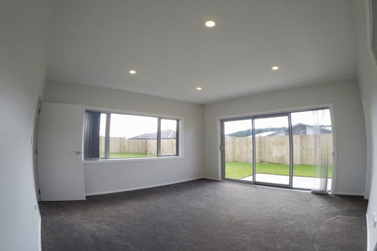Photo of property in 10 Tilly Lane, Huapai, Kumeu, 0810