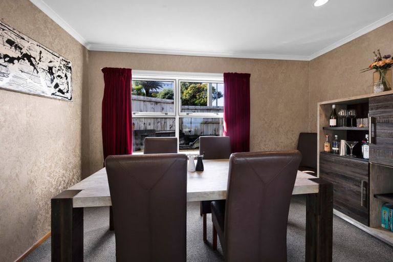 Photo of property in 5 Scott Street, Moturoa, New Plymouth, 4310