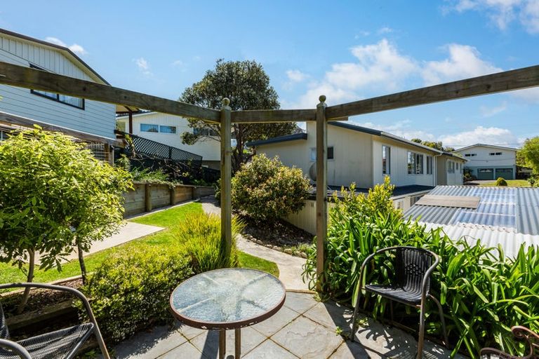 Photo of property in 1/71 Larsen Crescent, Tawa, Wellington, 5028