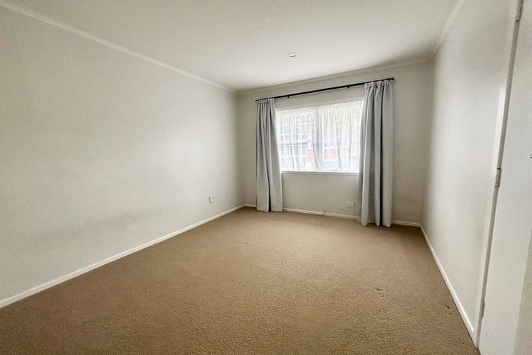 Photo of property in 12 Lynn Road, Bayview, Auckland, 0629