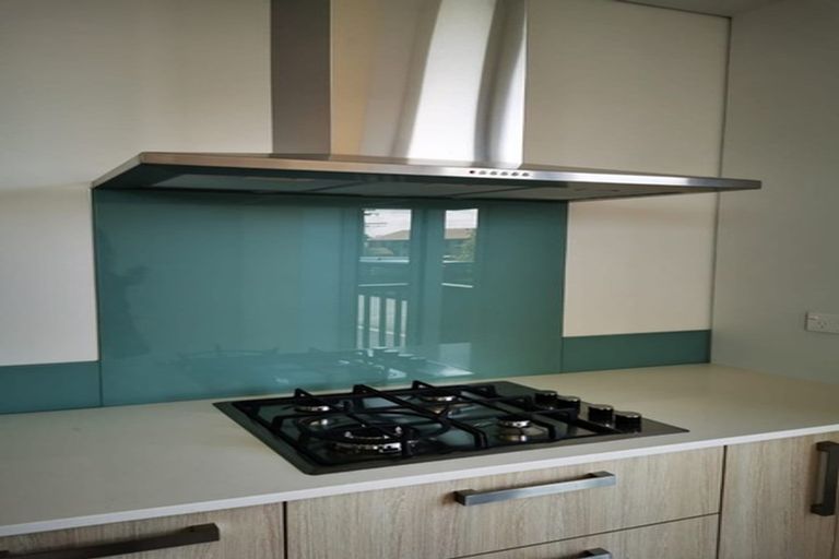 Photo of property in 1 Folkes Lane, New Lynn, Auckland, 0600