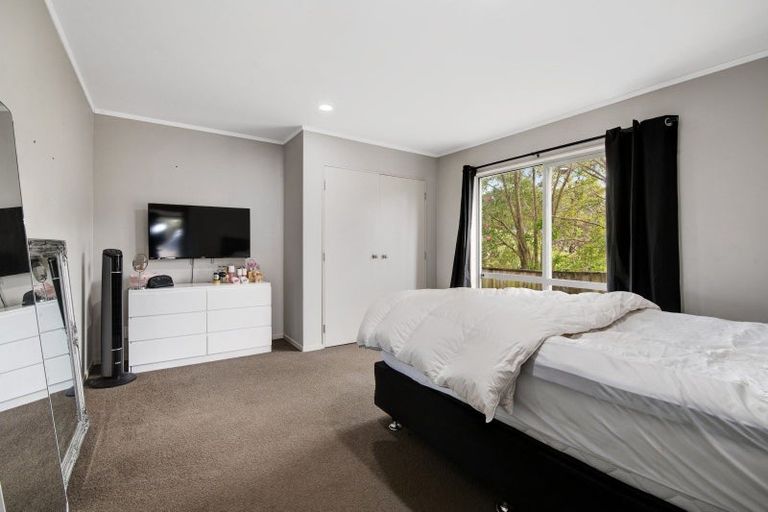 Photo of property in 2/26 Kestrel Heights, Arkles Bay, Whangaparaoa, 0932