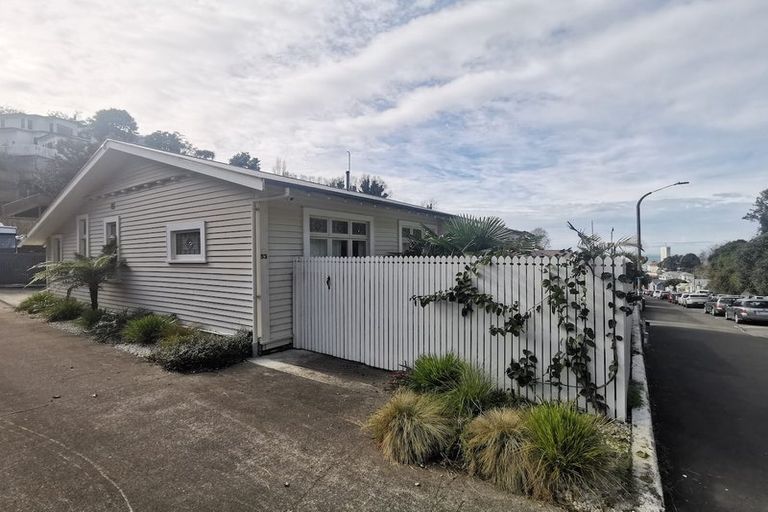 Photo of property in 53 Shakespeare Road, Bluff Hill, Napier, 4110