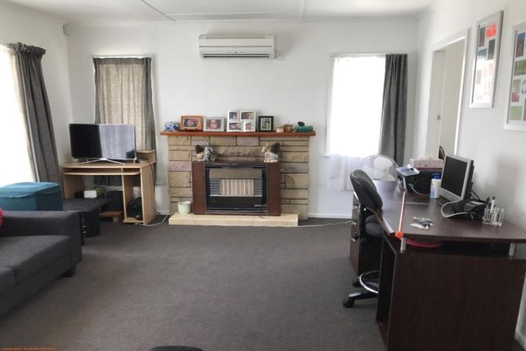 Photo of property in 27 Collins Road, Melville, Hamilton, 3206