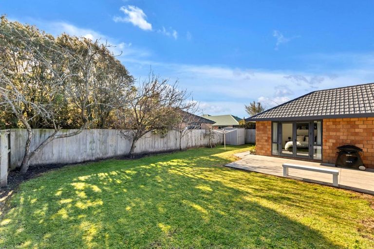 Photo of property in 21 Forest Drive, Parklands, Christchurch, 8083
