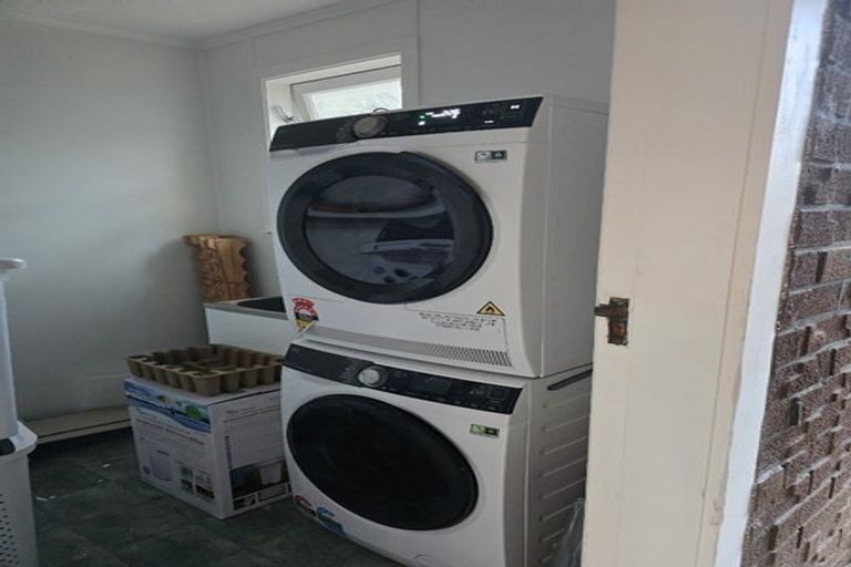 Photo of property in 19 Sheridan Drive, New Lynn, Auckland, 0600