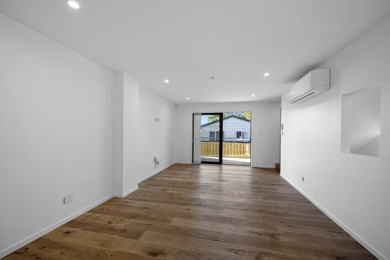 Photo of property in 5d Glendhu Road, Bayview, Auckland, 0629