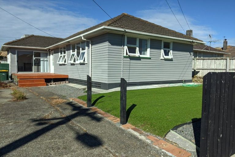 Photo of property in 11 D'urville Street, Cannons Creek, Porirua, 5024