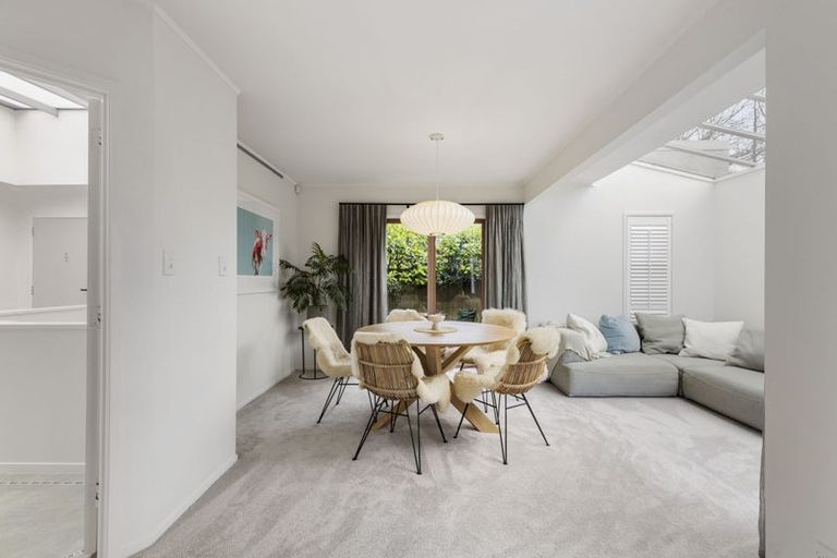 Photo of property in 127 Mellons Bay Road, Mellons Bay, Auckland, 2014