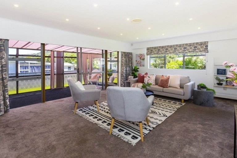 Photo of property in 15 Haylock Grove, Totara Park, Upper Hutt, 5018