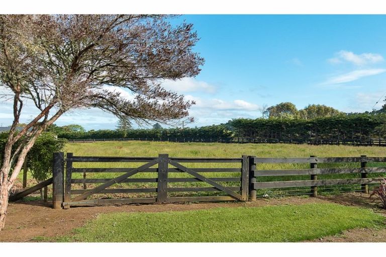 Photo of property in 2b Masters Road, Waiuku, 2681